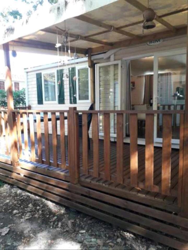 Le Kraken Hotel Aureilhan  Екстериор снимка